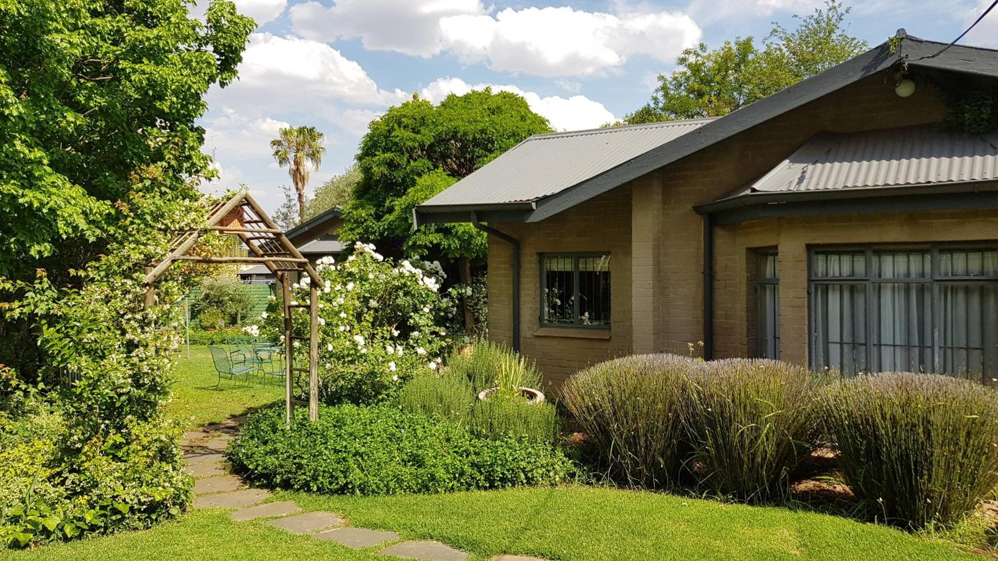 Dias Guest House Bloemfontein Bagian luar foto